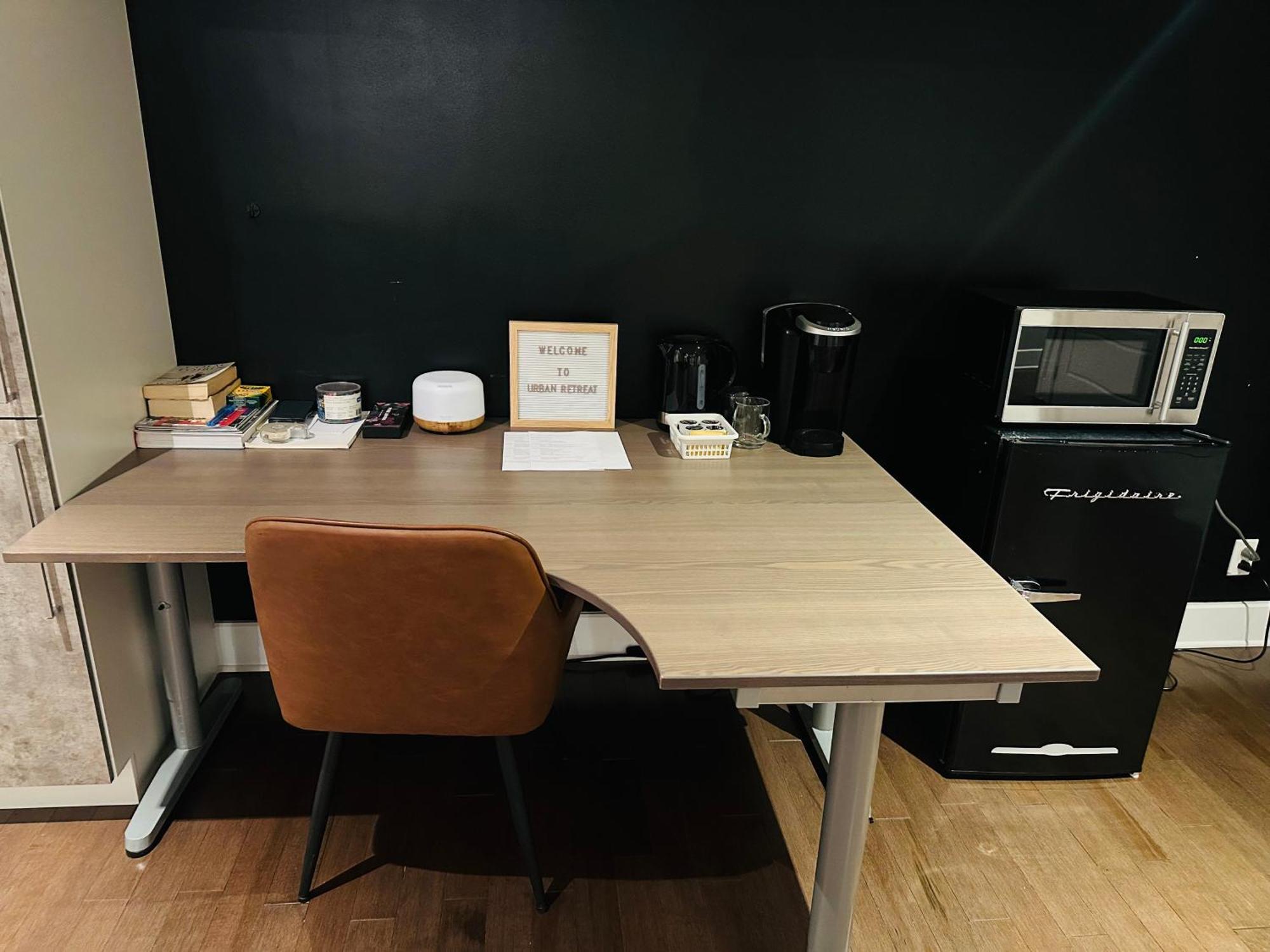 Urban Retreat - 2 Bedroom, 3 Beds, 6 Guests, Free Parking Longueuil Luaran gambar